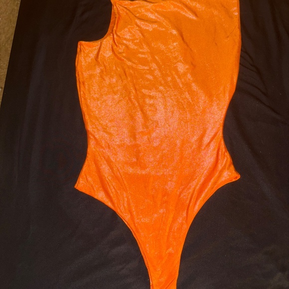 Two piece Top & Bottom - Picture 6 of 6